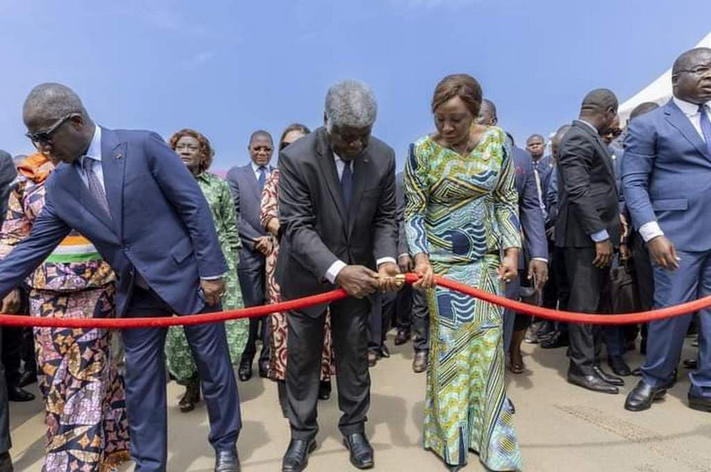 Procédant à l'ouverture provisoire de plusieurs infrastructures routières