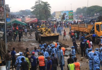 Tensions à la casse d’Abobo Anador: des agents de la police municipale blessés, des manifestants interpellés