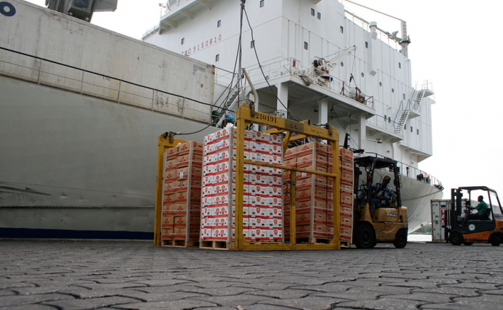 Port autonome d’Abidjan : Un dock coule dans la lagune avec ses deux grues