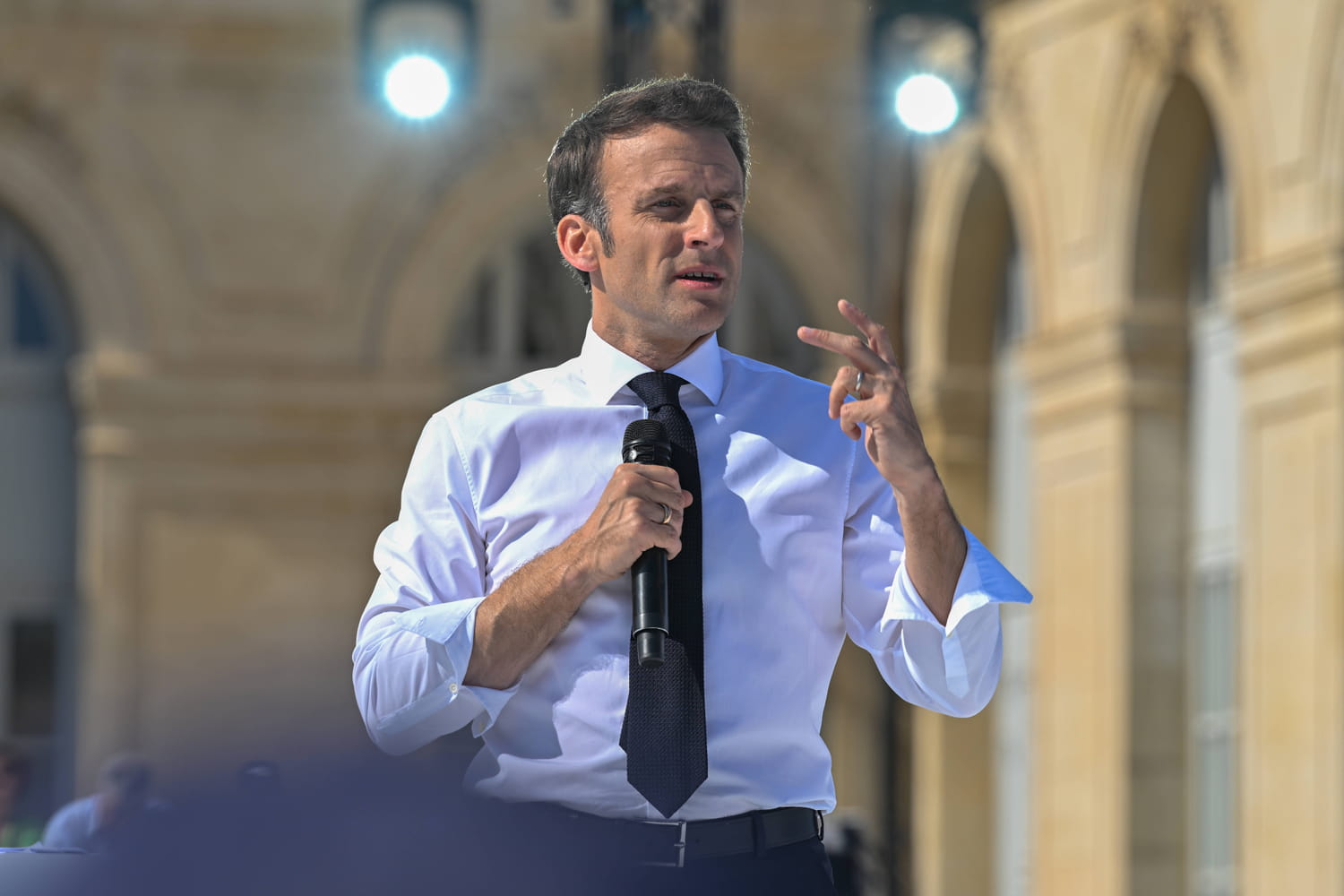 Réélu avec 58,2% des voix/ Macron : « Nul ne sera laissé au bord du chemin »