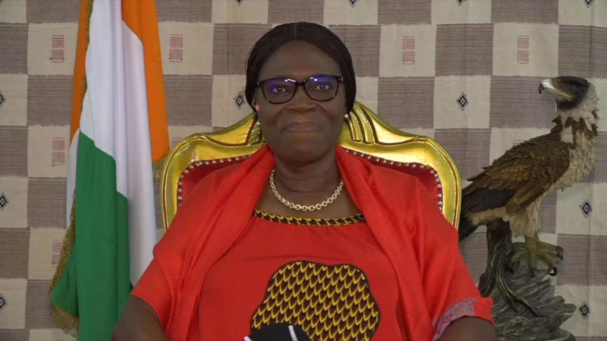 Dialogue politique : Simone Gbagbo charge et annonce une tournée